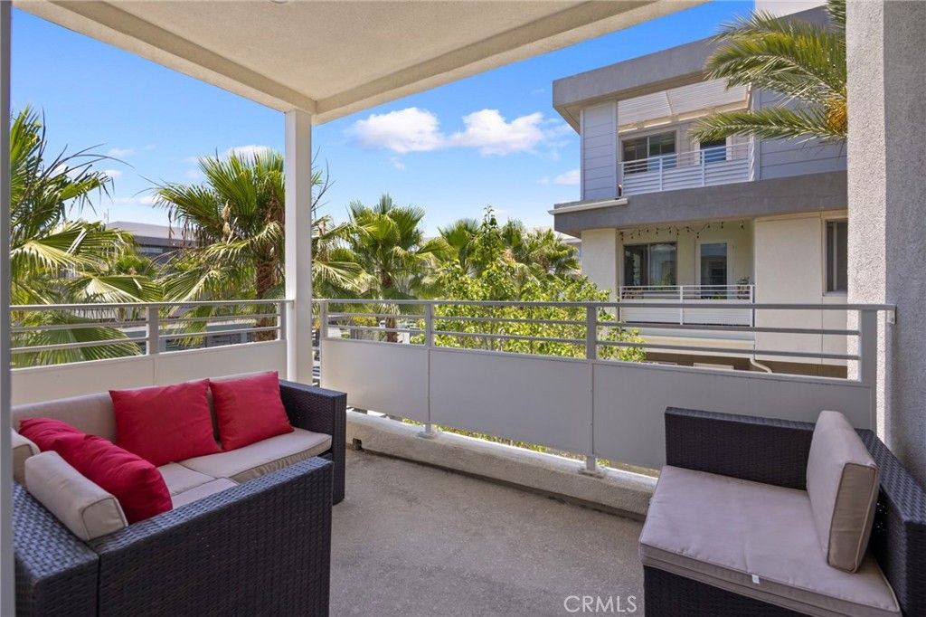 listing image 130729669992064198716