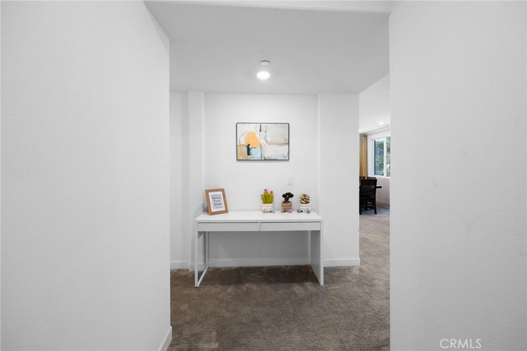 listing image 130720345648782606564
