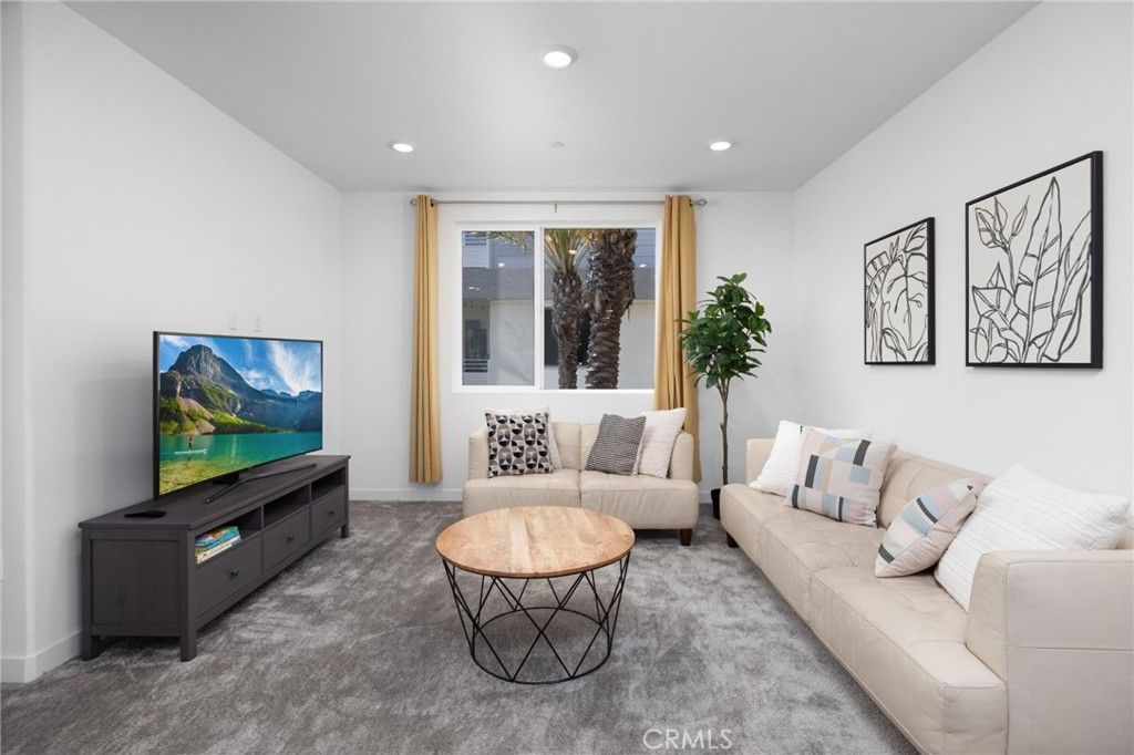 listing image 130723932327135352033
