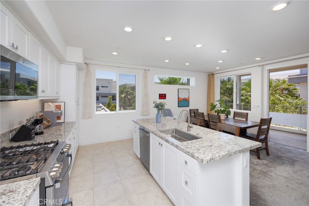 listing image 130729750167954342428