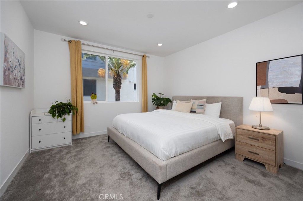 listing image 130727476120096751330