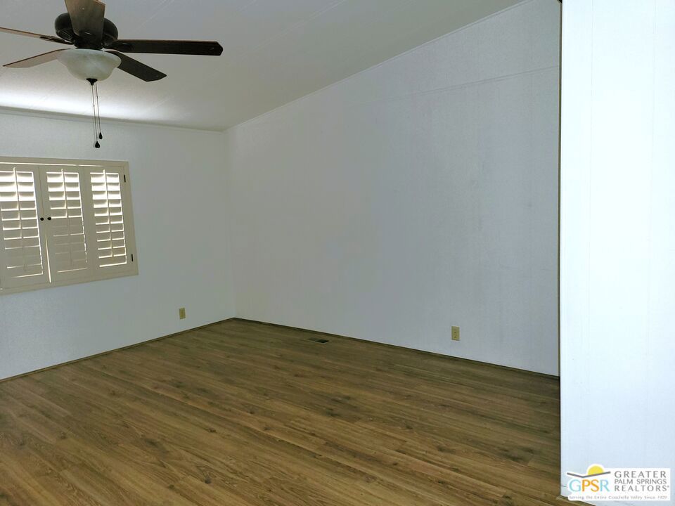 Desert Crest Country Club - Manufactured In Park