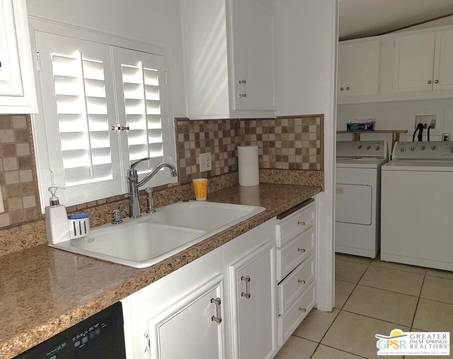 Desert Crest Country Club - Manufactured In Park