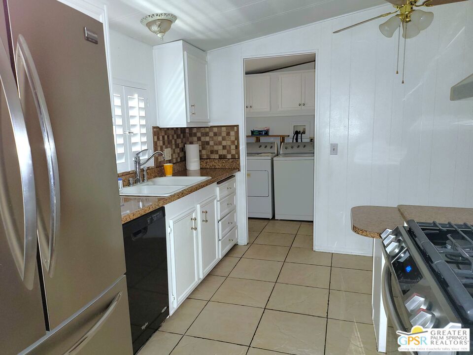 Desert Crest Country Club - Manufactured In Park