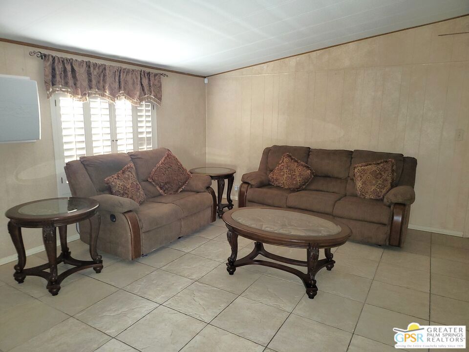 Desert Crest Country Club - Manufactured In Park