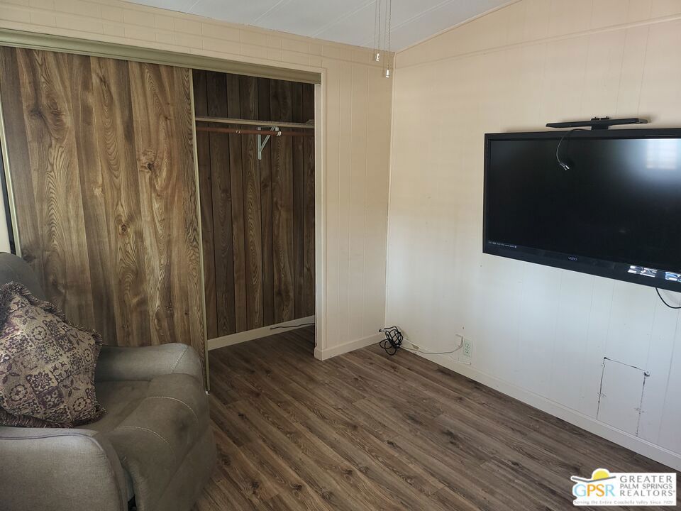 Desert Crest Country Club - Manufactured In Park