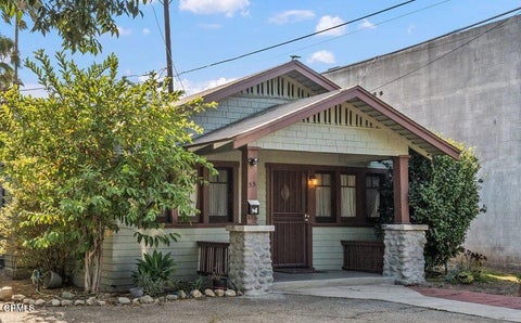 Photo of 31 S Parkwood Avenue #Rear, Pasadena, CA (MLS # P1-29142)