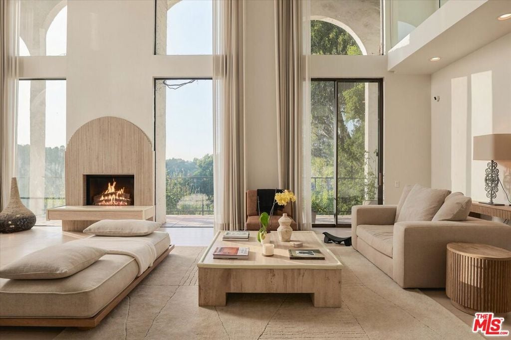 Photo of 2299 Gloaming Way, Beverly Hills, CA 90210 (MLS # 26977503)