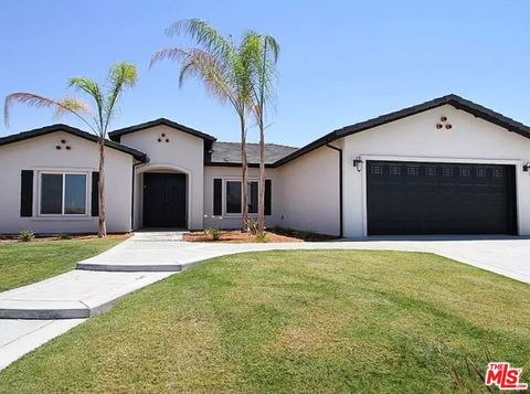 Photo of 6613 Woodall Court, Bakersfield, CA 93306 (MLS # 26670741)