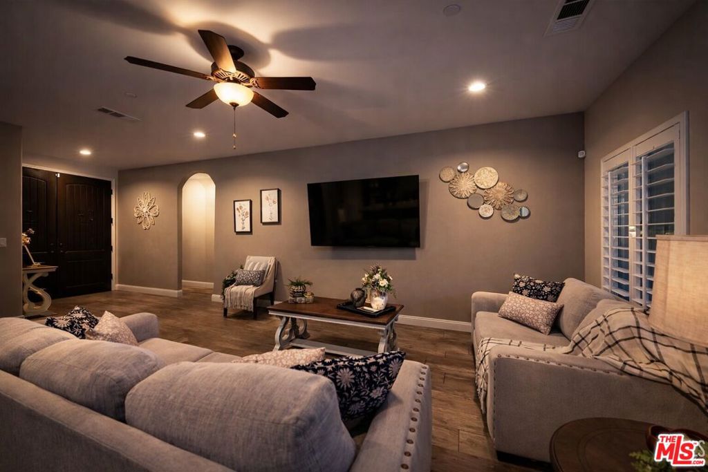 6613 Woodall Court