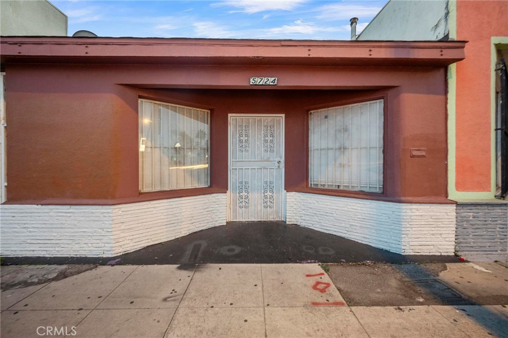 Photo 1 of 10 — 5724 E Beverly Boulevard, Los Angeles, CA 90022
