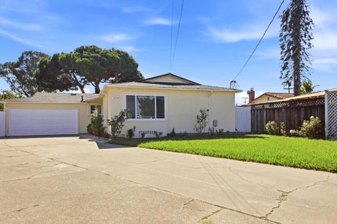 Photo of 35564 Biscay Place, Newark, CA 94560 (MLS # ML82065019)