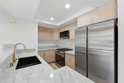 Photo of 6275 Canoga AVE #68, Woodland Hills, CA 91367 (MLS # SR26209582)