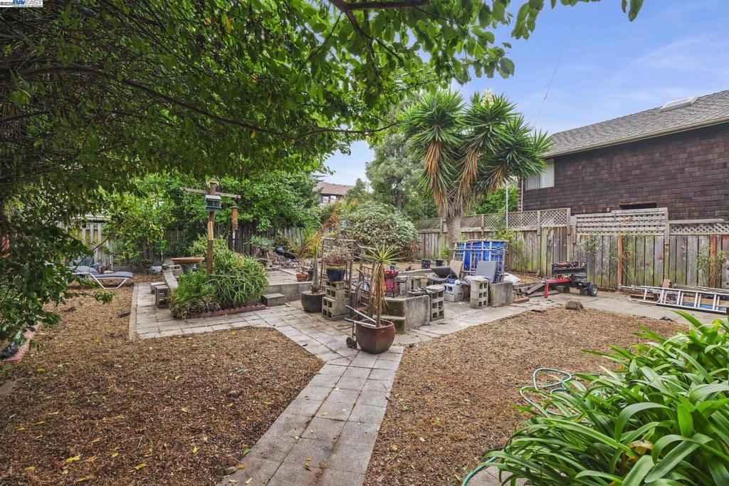 CLAREMONT - Residential