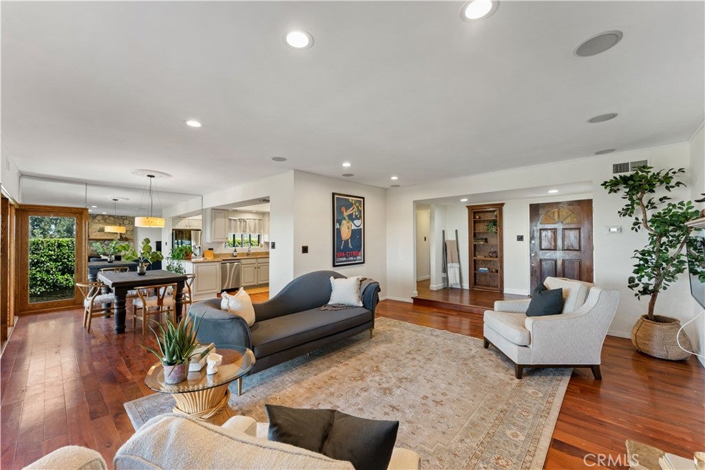4535 San Blas AVE, Woodland Hills CA 91364