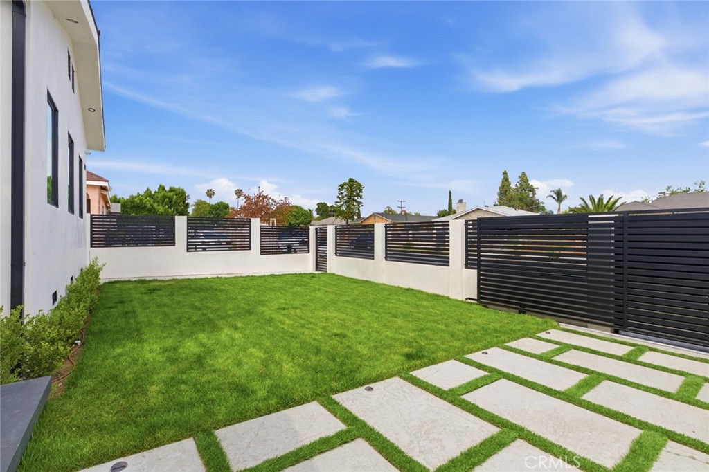 8107 Laurelgrove