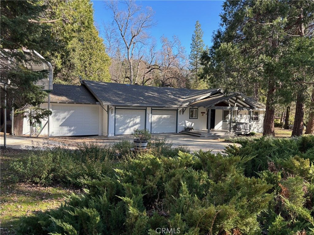 Photo of 2458 Coachman Rd, Mariposa, CA 95338 (MLS # MP25277828)