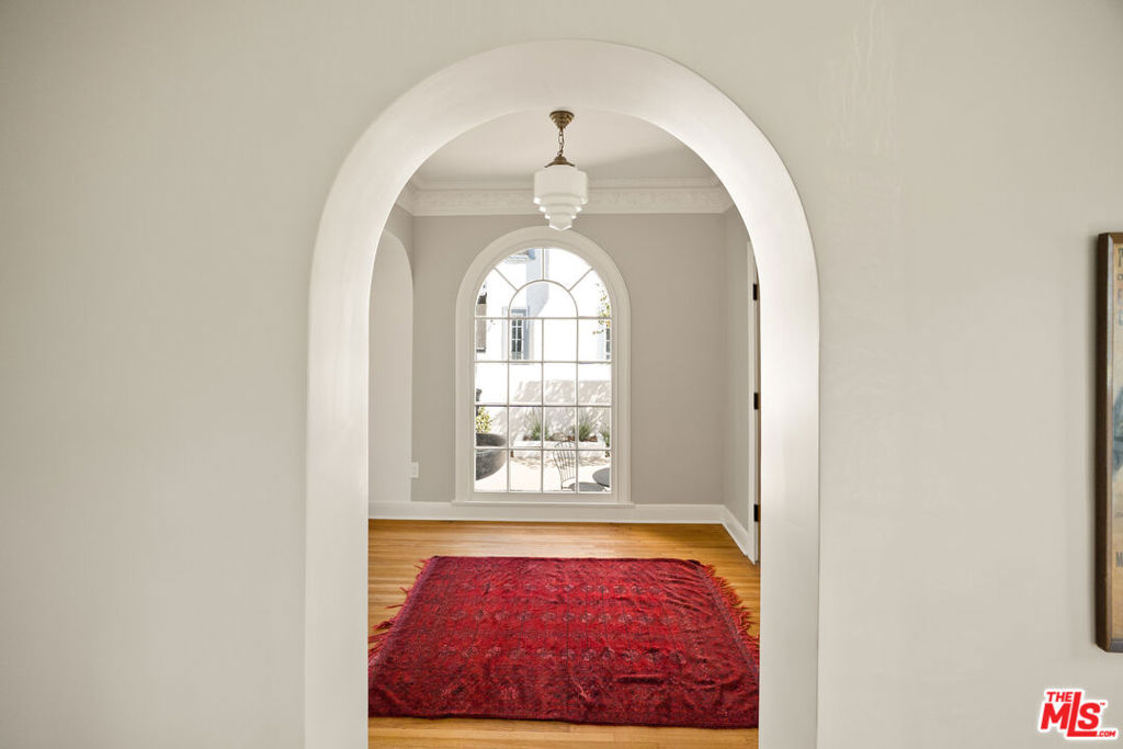 827 Lorraine Boulevard