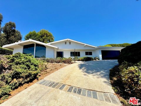 Photo of 31617 Broad Beach Road, Malibu, CA 90265 (MLS # 25581065) Photo of 31617 Broad Beach Road, Malibu, CA 90265 (MLS # 25581065)