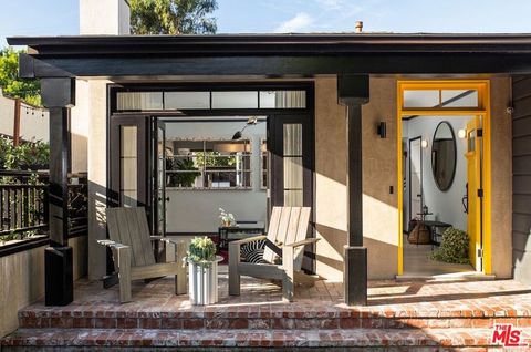 Photo of 381 Huntley Drive, West Hollywood, CA 90048 (MLS # 25603049)