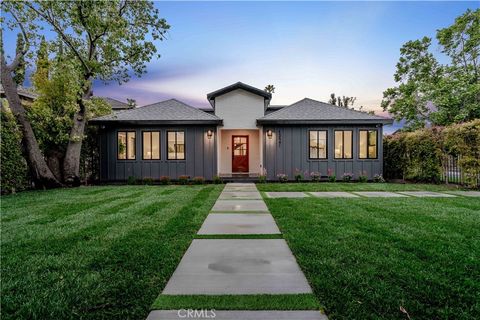 13541 Chandler Boulevard Sherman Oaks CA 91401