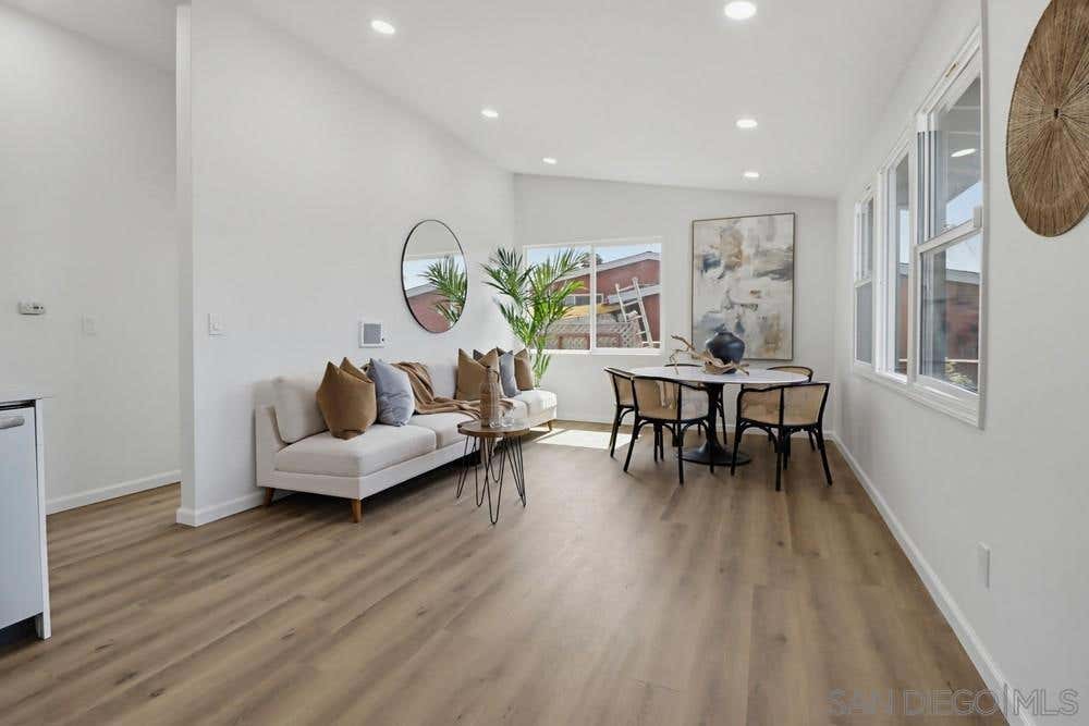 Photo of 356 Citrus AVE, Imperial Beach, CA 91932 (MLS # 260018251SD)
