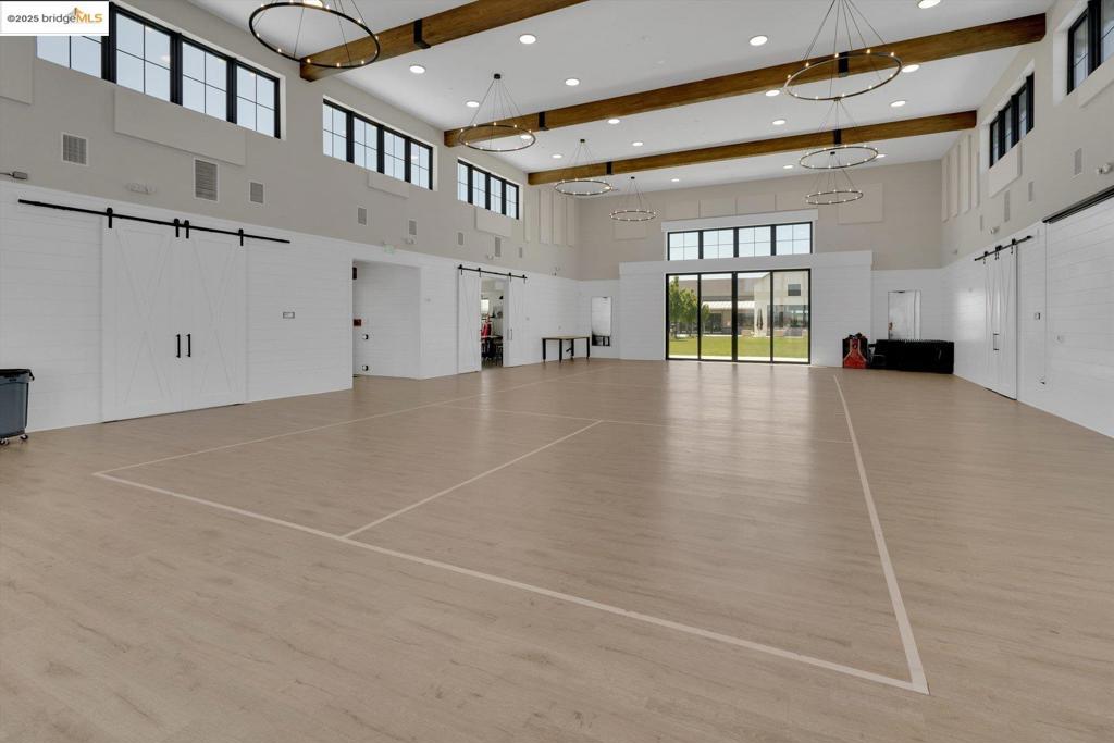 SUMMIT - Residential