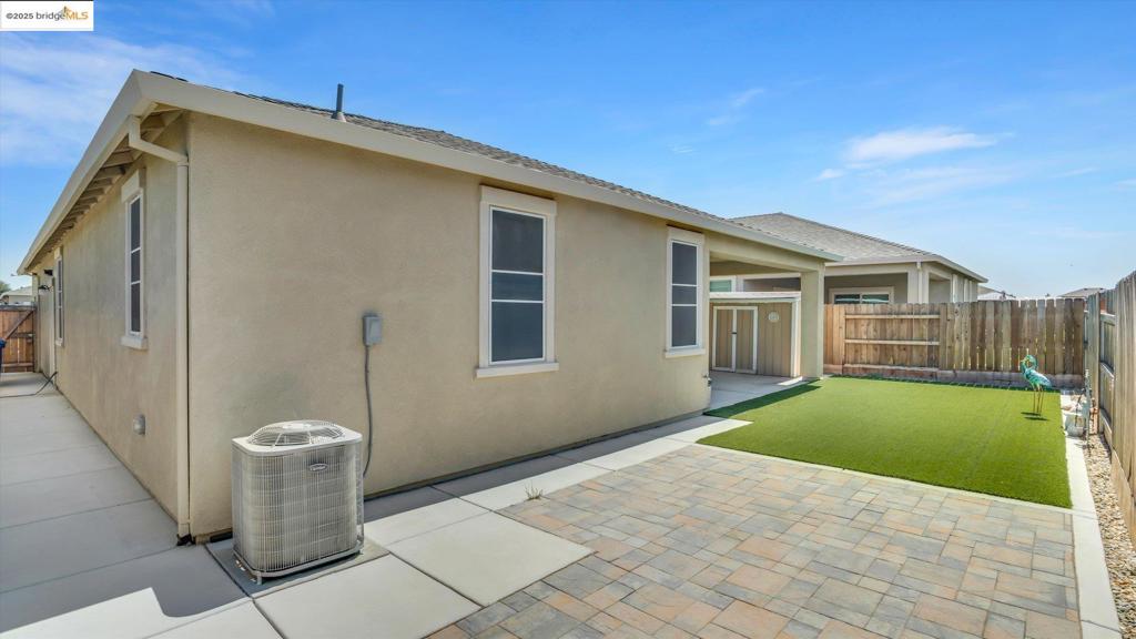 SUMMIT - Residential