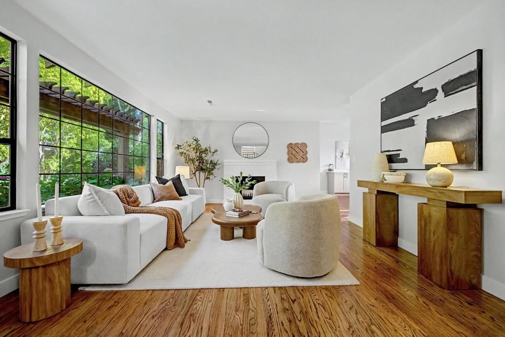 2894 Rustic Drive