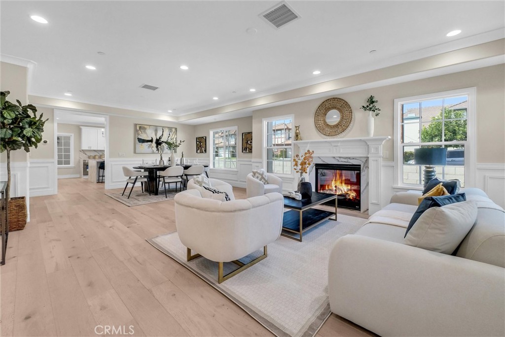Properties 1 6819 Oak Avenue