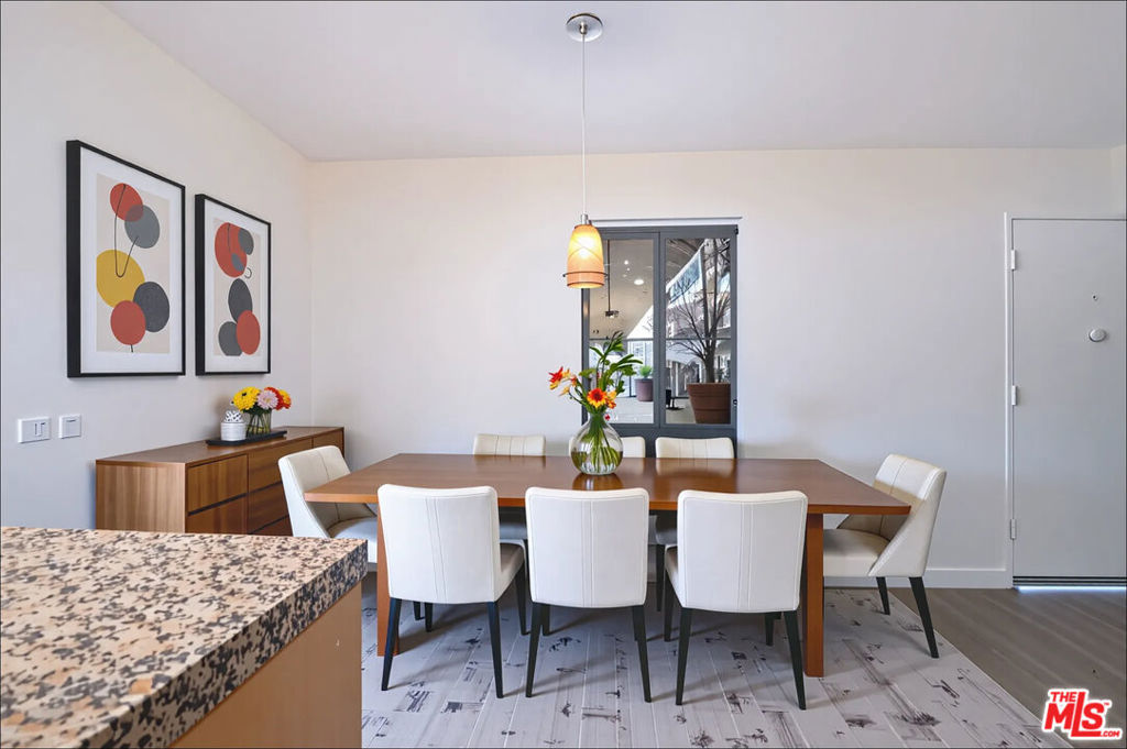 837 N West Knoll Drive 106