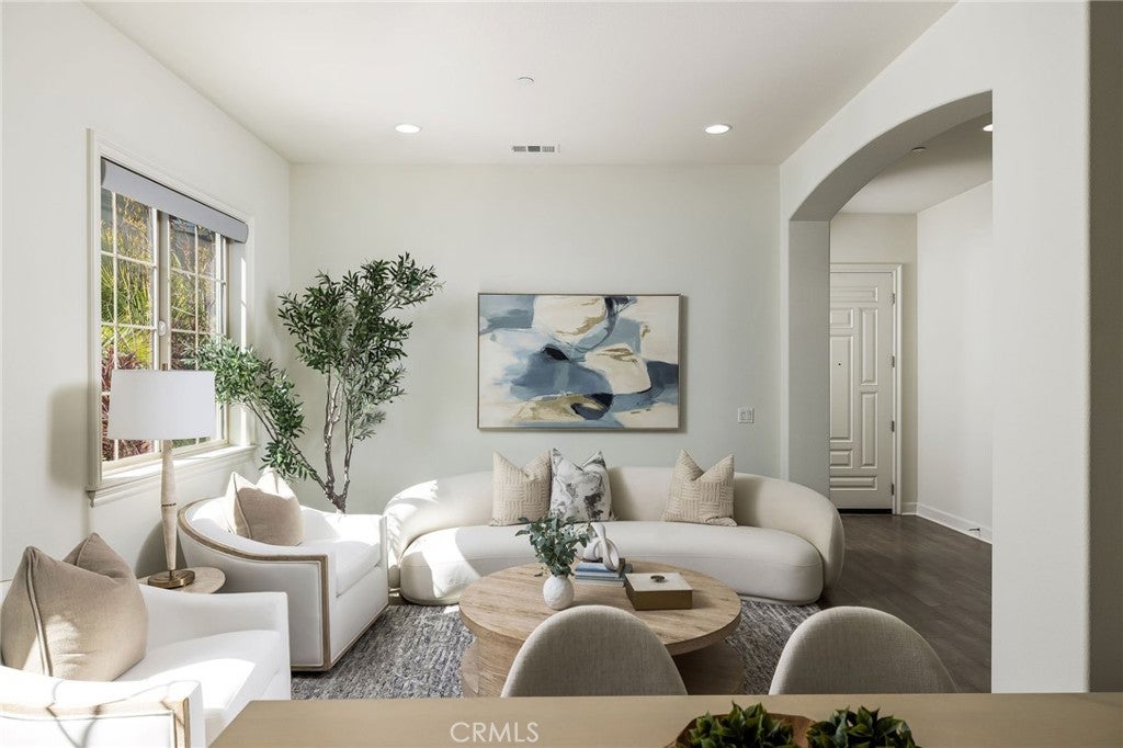 4966 Oceanridge