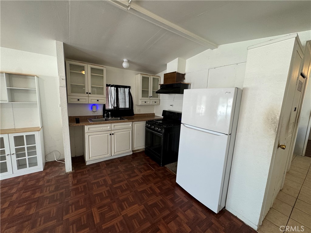 327 W Wilson Street 108