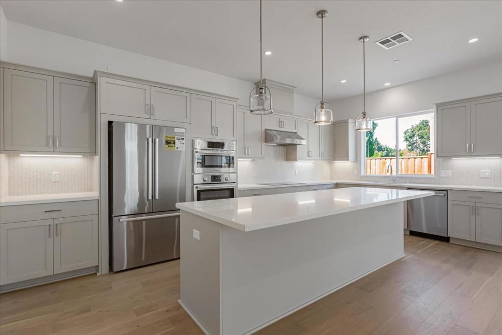 328 Isabelline Court