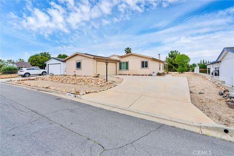 Photo of 24800 Cornstalk Rd. Rd, Wildomar, CA 92595 (MLS # SW26058583)