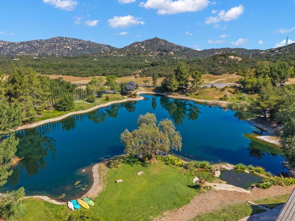 Photo of 7051 Mount Olympus Drive Dr, Fallbrook, CA 92028 (MLS # 260009302SD)