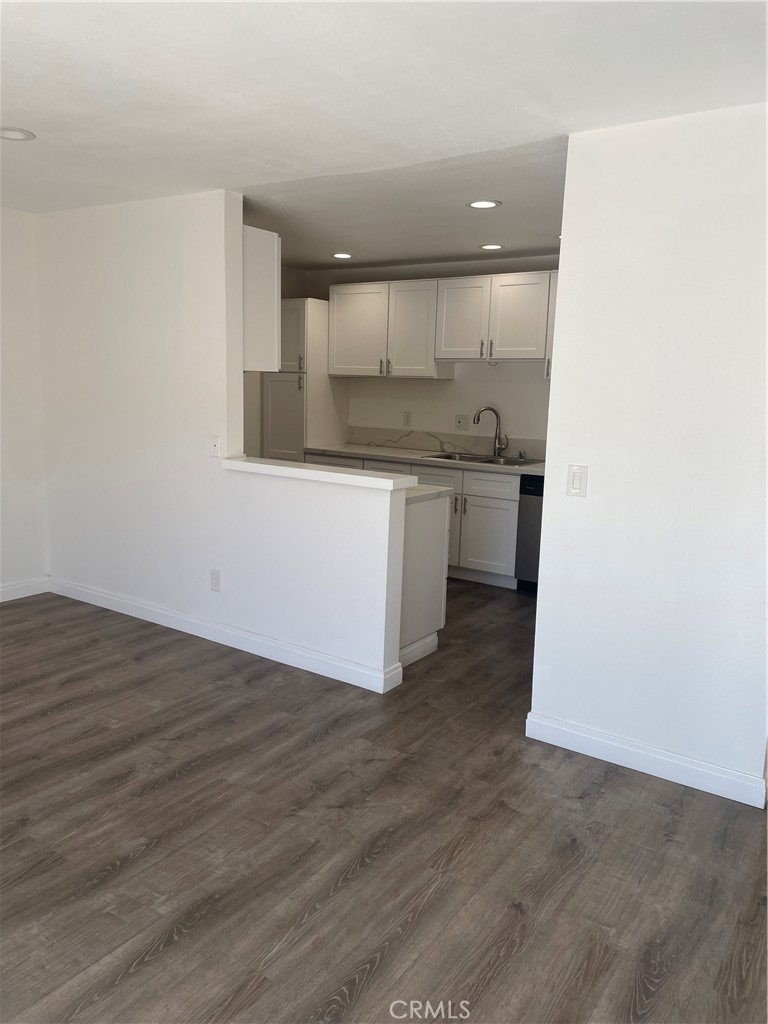 6600 Warner Avenue 181