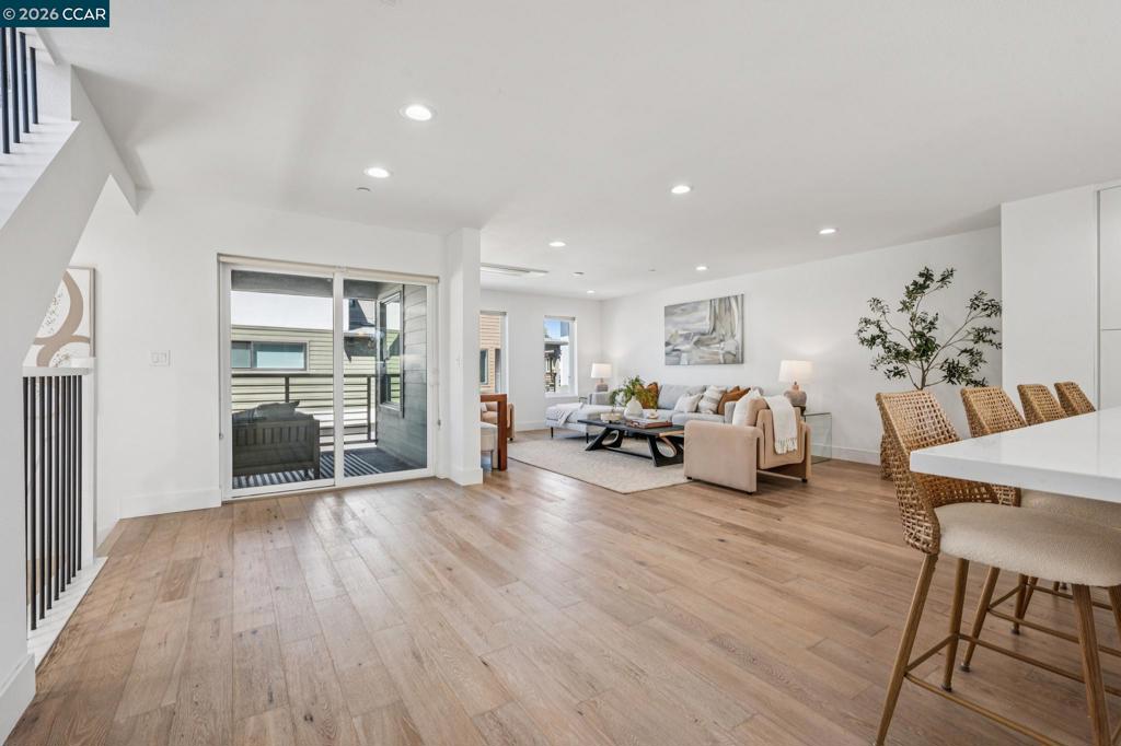 132 Pioneer Ave