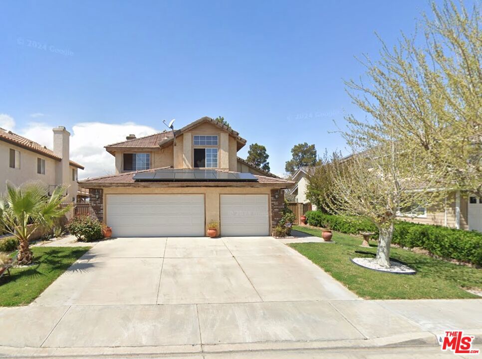 Probate Sale! This property will be offered at a live auction at the property site on Saturday, September 6, 2025 at 09:30 AM. Auction day registration will be from 8:45 AM to 09:30 AM. This Single Family Home built in 1990 features 4 bedrooms and 3 bathrooms +/-2,160 Sq Ft of living space, +/-6,006 Sq Ft lot, APN: 3147-032-060. This is a great opportunity for someone looking for a fixer-upper. In order to bid on auction day, ALL BIDDERS MUST HAVE IN THEIR POSSESSION a cashier's check for $10,000 (MADE PAYABLE TO NDA INC.) and a blank personal check for the balance of the required 10% deposit (no exceptions). This Property is offered together with improvements thereon as is, where is, with no warranty expressed or implied. This sale is subject to court confirmation and overbid. The timing of the hearing is subject to the courts calendar approximately 2 months from the offer deadline date. After court confirmation there will be a 45-day escrow period. The Seller reserves the right to accept, counter or reject all offers. IN ALL CIRCUMSTANCES, THERE ARE NO FINANCING, APPRAISAL OR INSPECTION CONTINGENCIES. Estate of Tessie Surrat.
