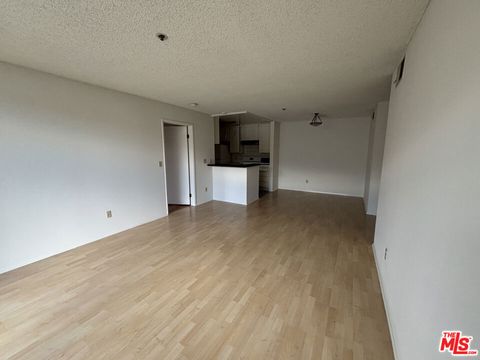 Photo of 222 S Central Avenue #107, Los Angeles, CA 90012 (MLS # 25618063)