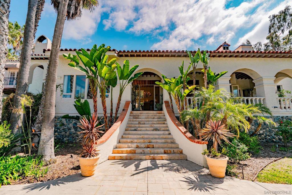 3247 Cerros Redondos