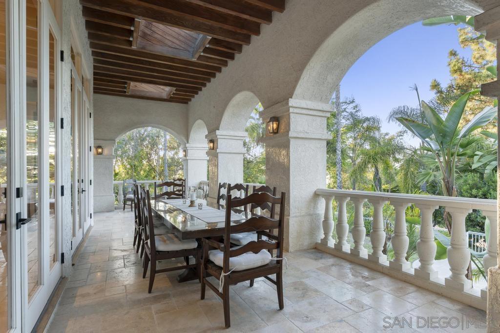 3247 Cerros Redondos