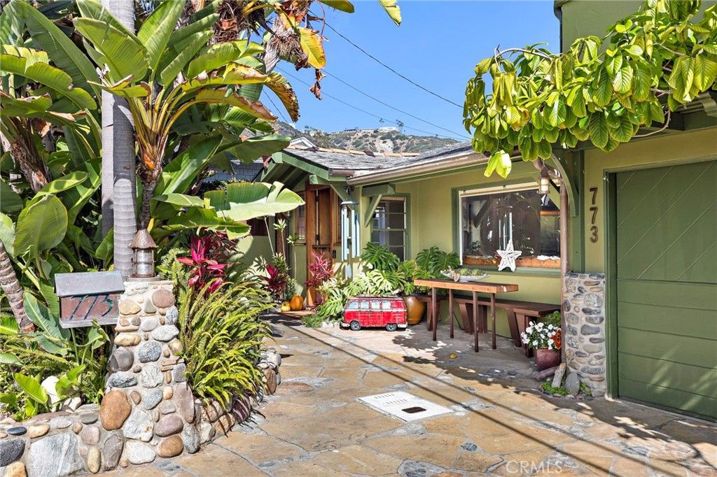 Photo of 773 Saint Ann's Dr, Laguna Beach, CA 92651 (MLS # LG25248879)