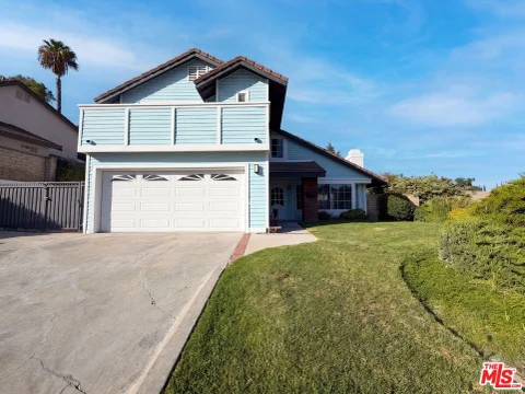 MLS: 26990059