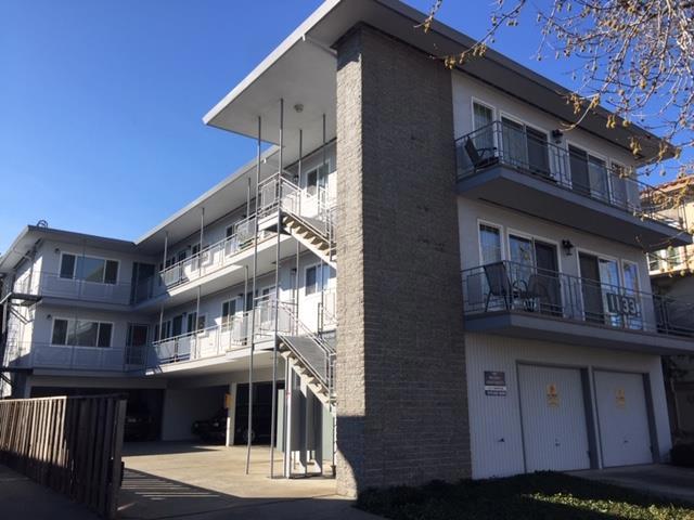 Recently remodeled 1 bedroom 1 bath apartment with top notch features and less than ¼ block walk to Wallgreens, groceries, restaurants, shops, beauty salons, and transportation. This is a quiet and friendly well maintained building. Looking for responsible long term occupant. The apartment includes a front balcony accessible from the the living room and bedroom.