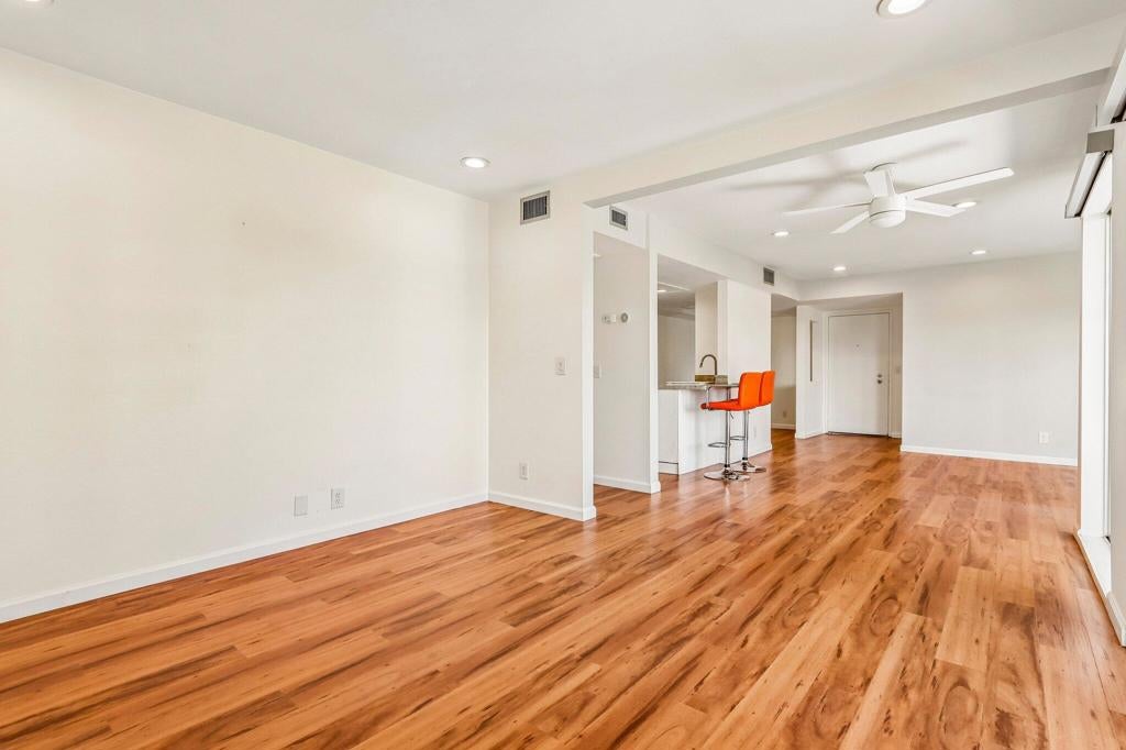 1500 S Camino Real 302a