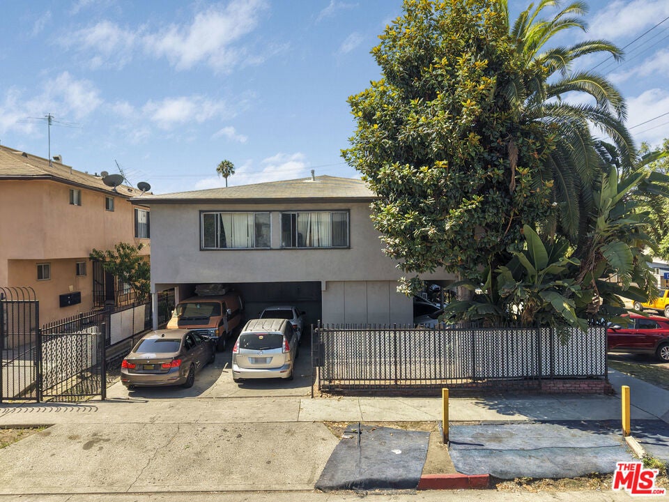1014 N El Centro Avenue