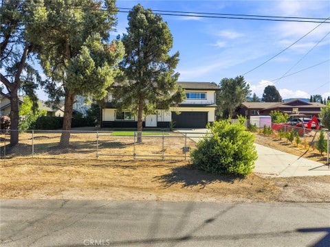 Photo of 1220 Snowbird Drive, Frazier Park, CA 93225 (MLS # SR26208943)