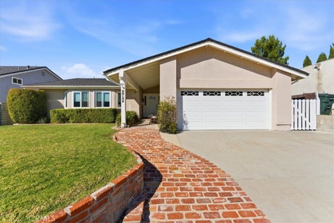 Photo of 29159 Lotusgarden Drive, Canyon Country, CA 91387 (MLS # CV26187694)