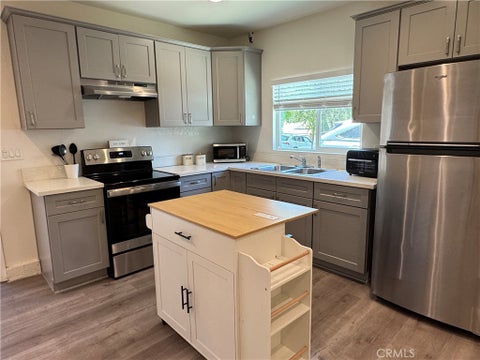 Photo of 5059 B Ludgate Drive DR, Calabasas, CA 91301 (MLS # SR26165876)